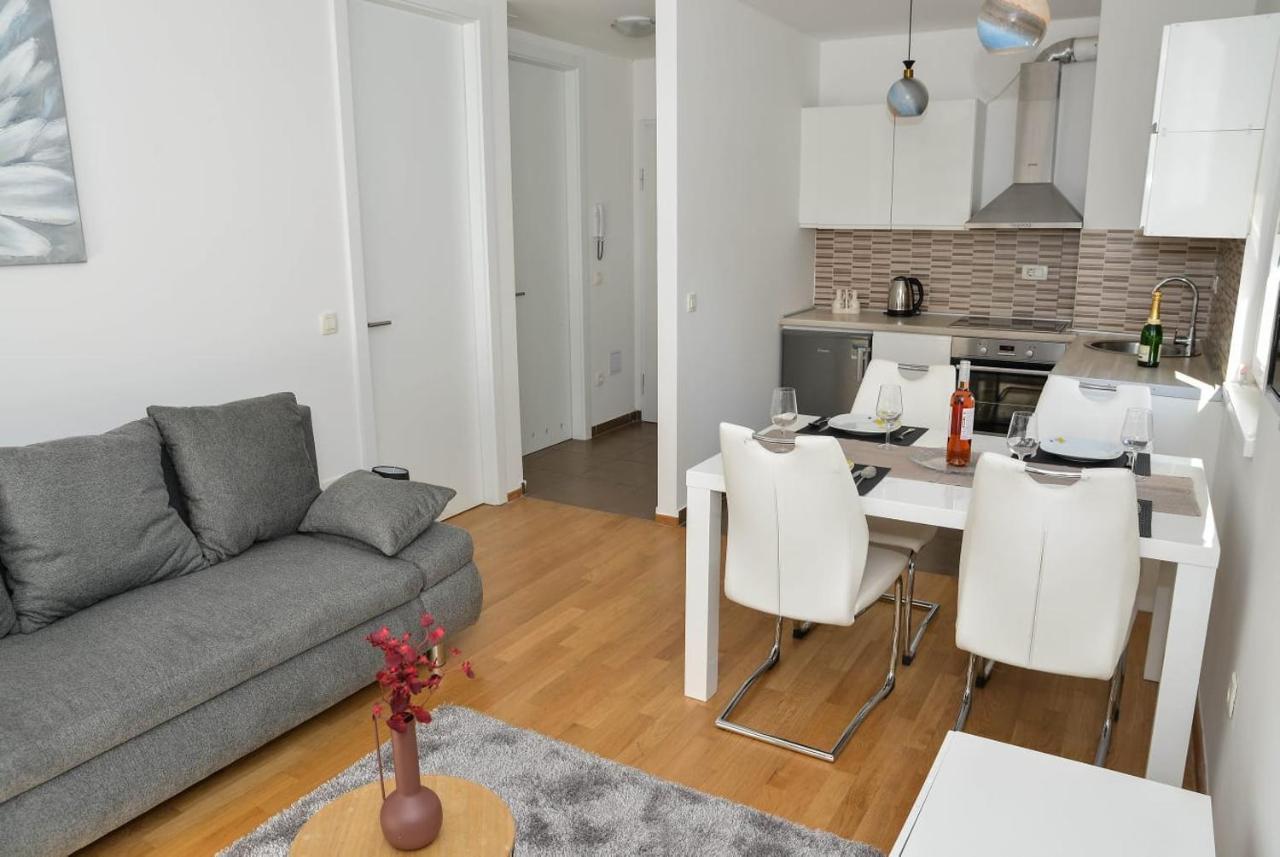 Apartment Leon Sa Privatnim Parkingom Задар Екстериор снимка