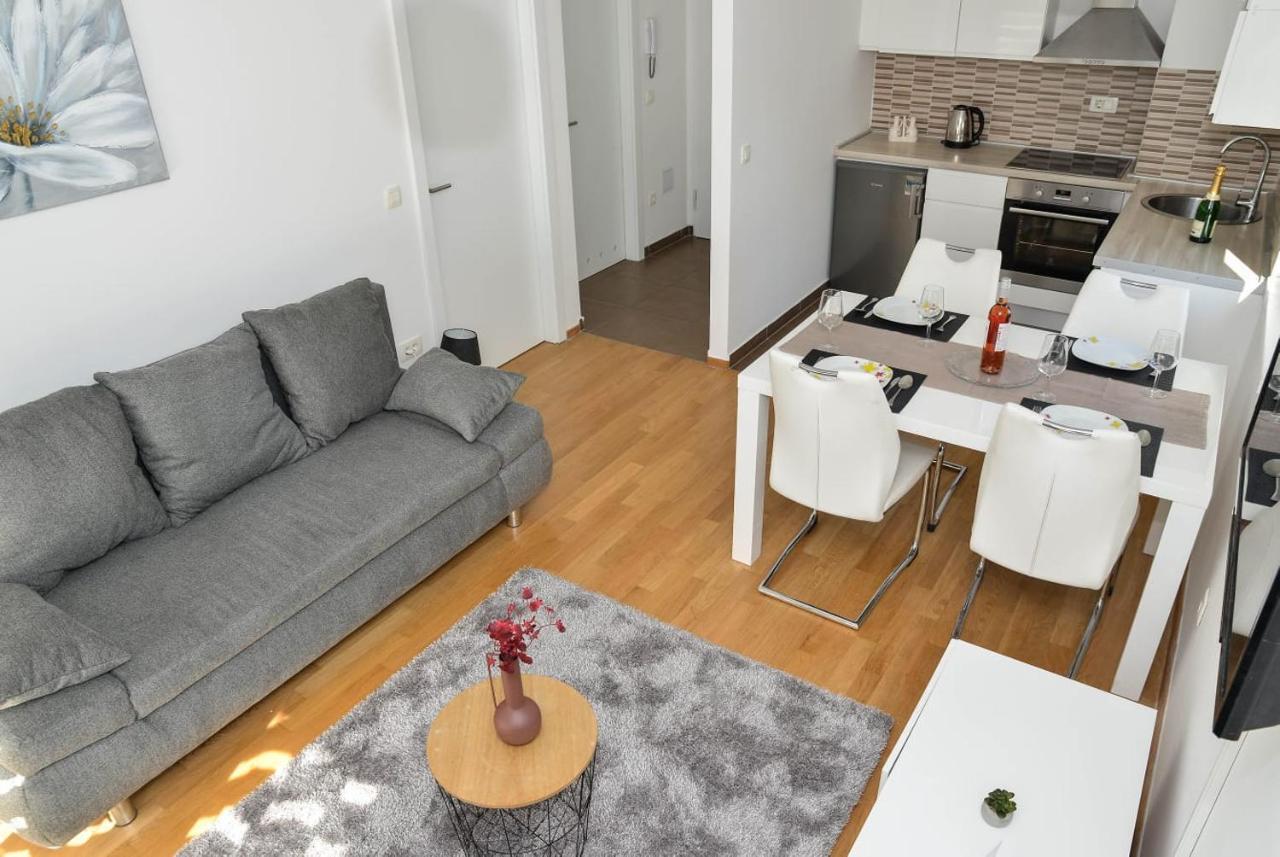 Apartment Leon Sa Privatnim Parkingom Задар Екстериор снимка